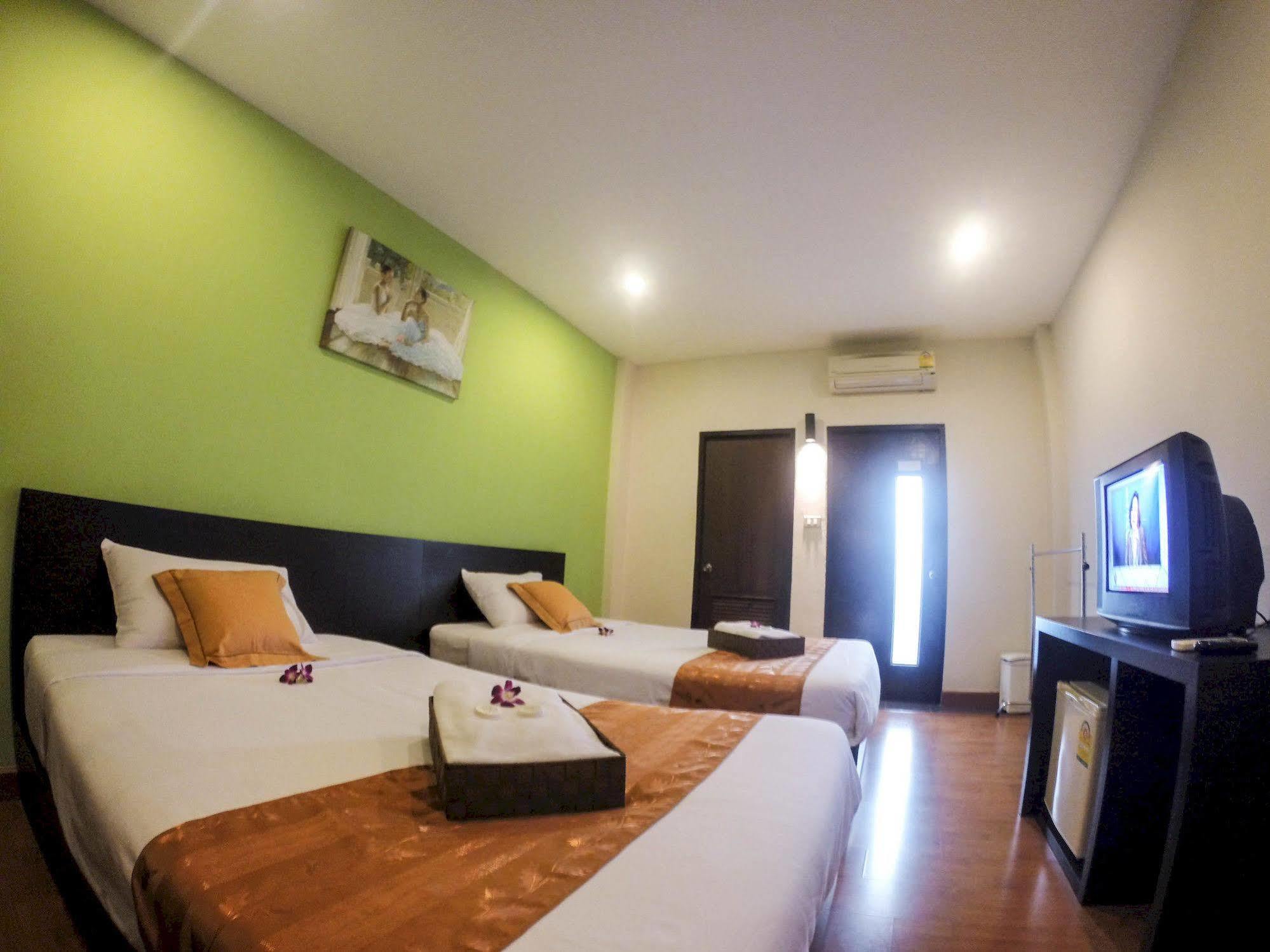 Khaosan Park Resort Банкок Екстериор снимка