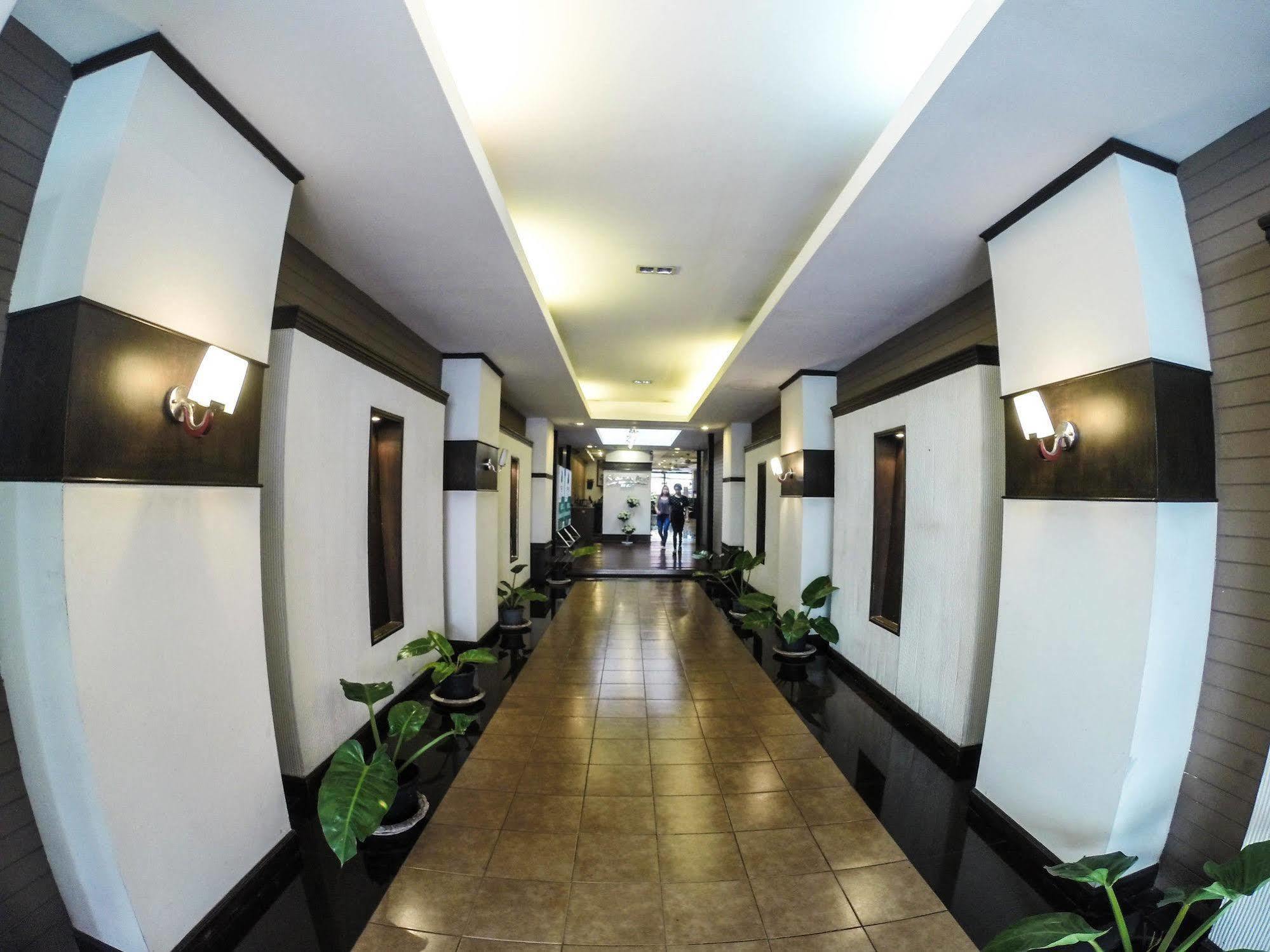 Khaosan Park Resort Банкок Екстериор снимка